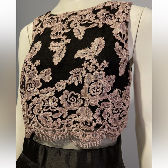 Formal Maxi Pink Lace Prom or Gala Dress - Picture 2 of 4